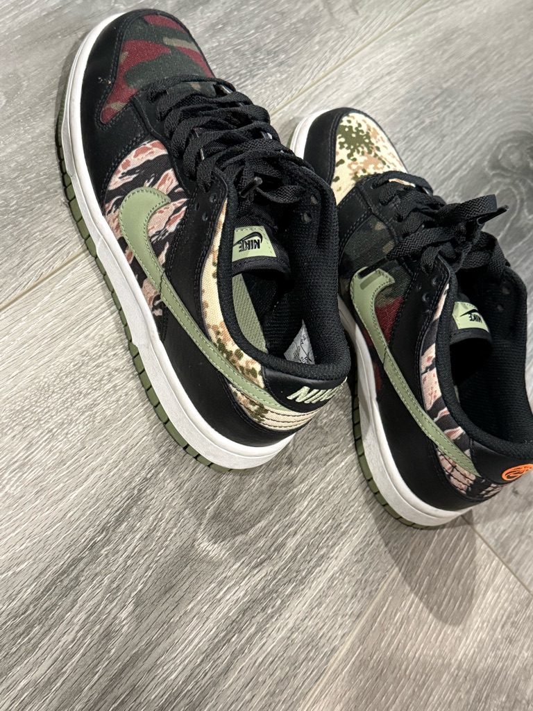 Nike Womenâs Camouflage Low-Top Sneakers In Black, Olive & Red